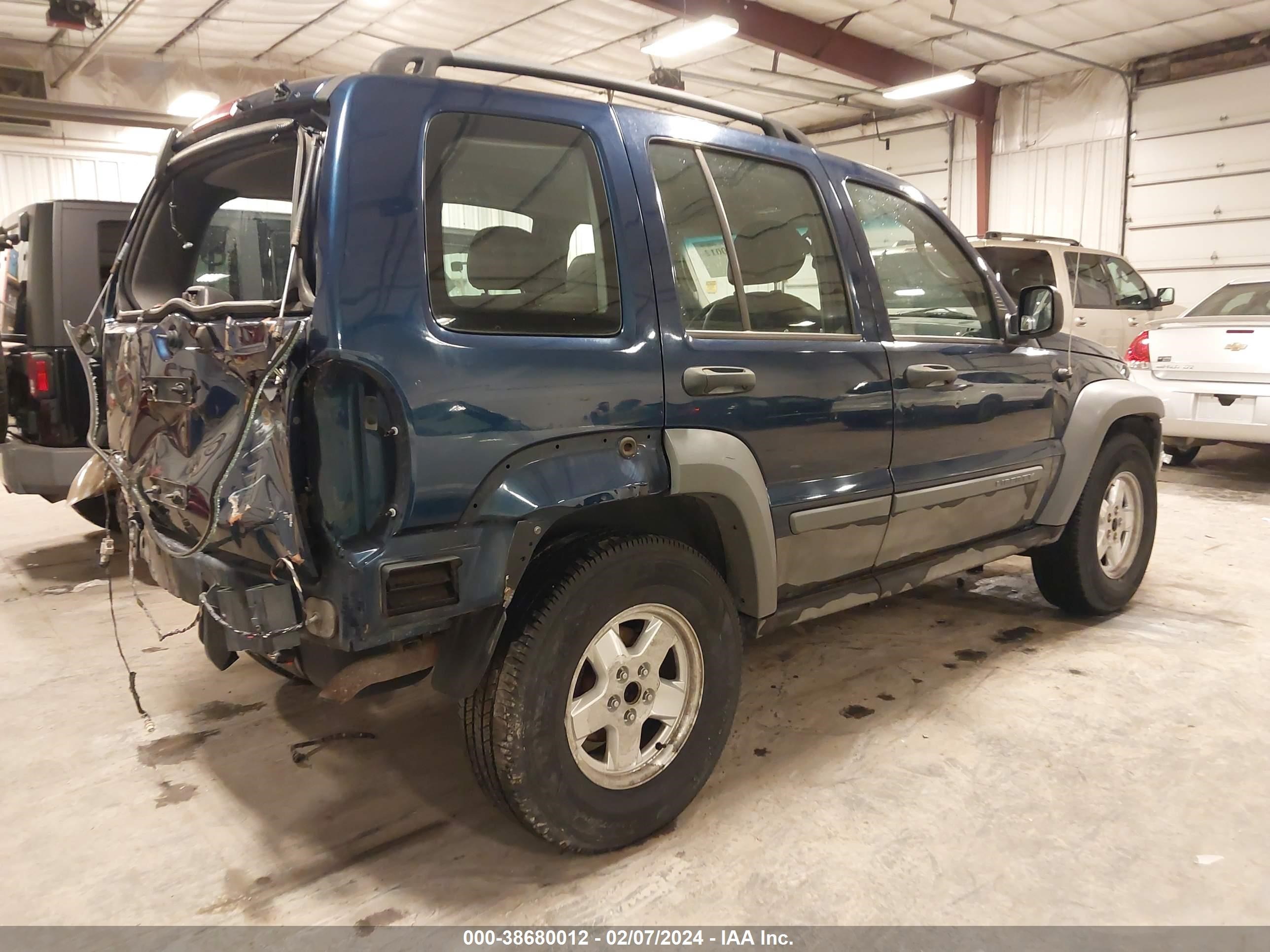 Photo 3 VIN: 1J4GL48K75W599934 - JEEP LIBERTY (NORTH AMERICA) 