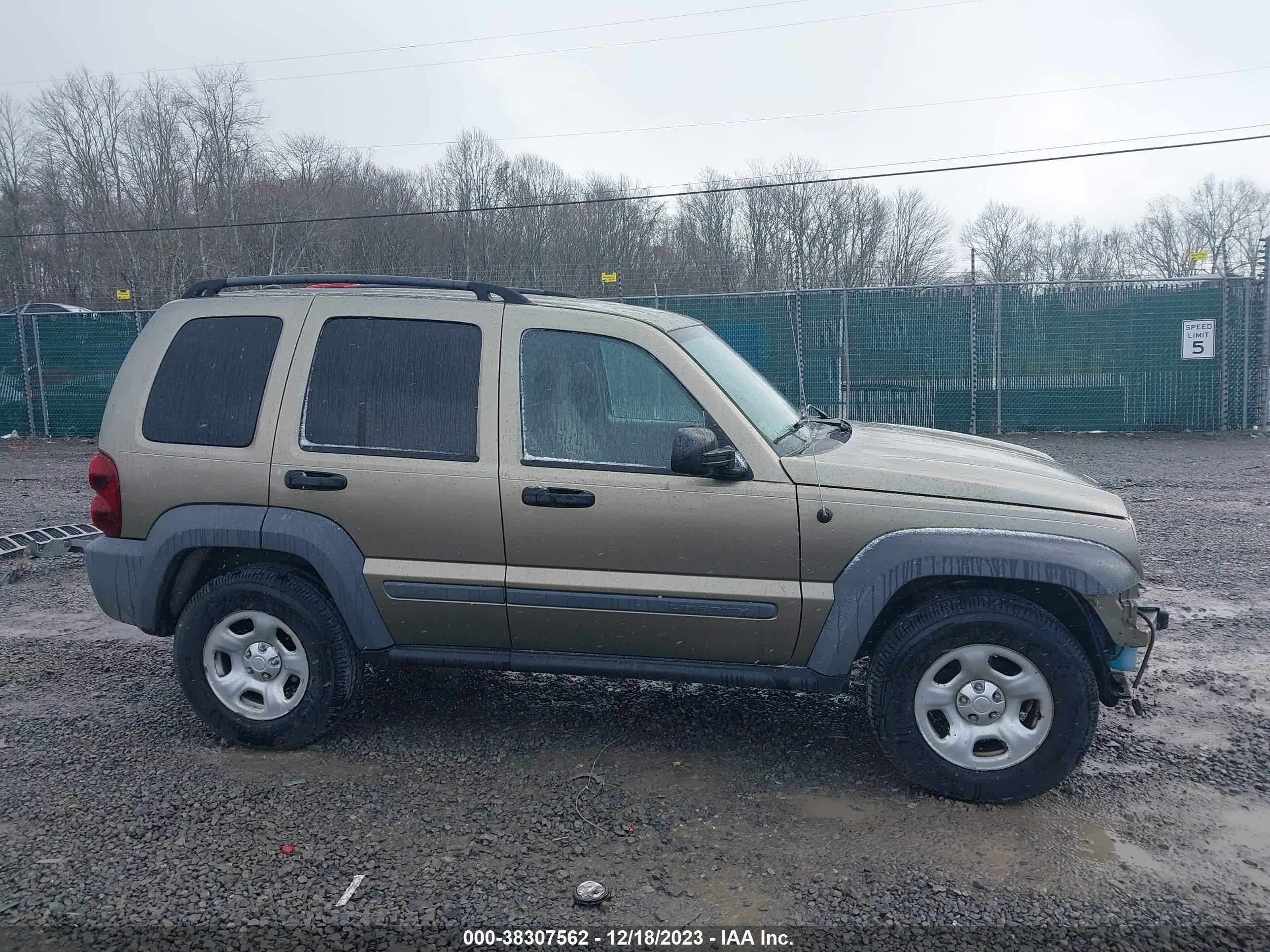 Photo 13 VIN: 1J4GL48K75W686488 - JEEP LIBERTY (NORTH AMERICA) 