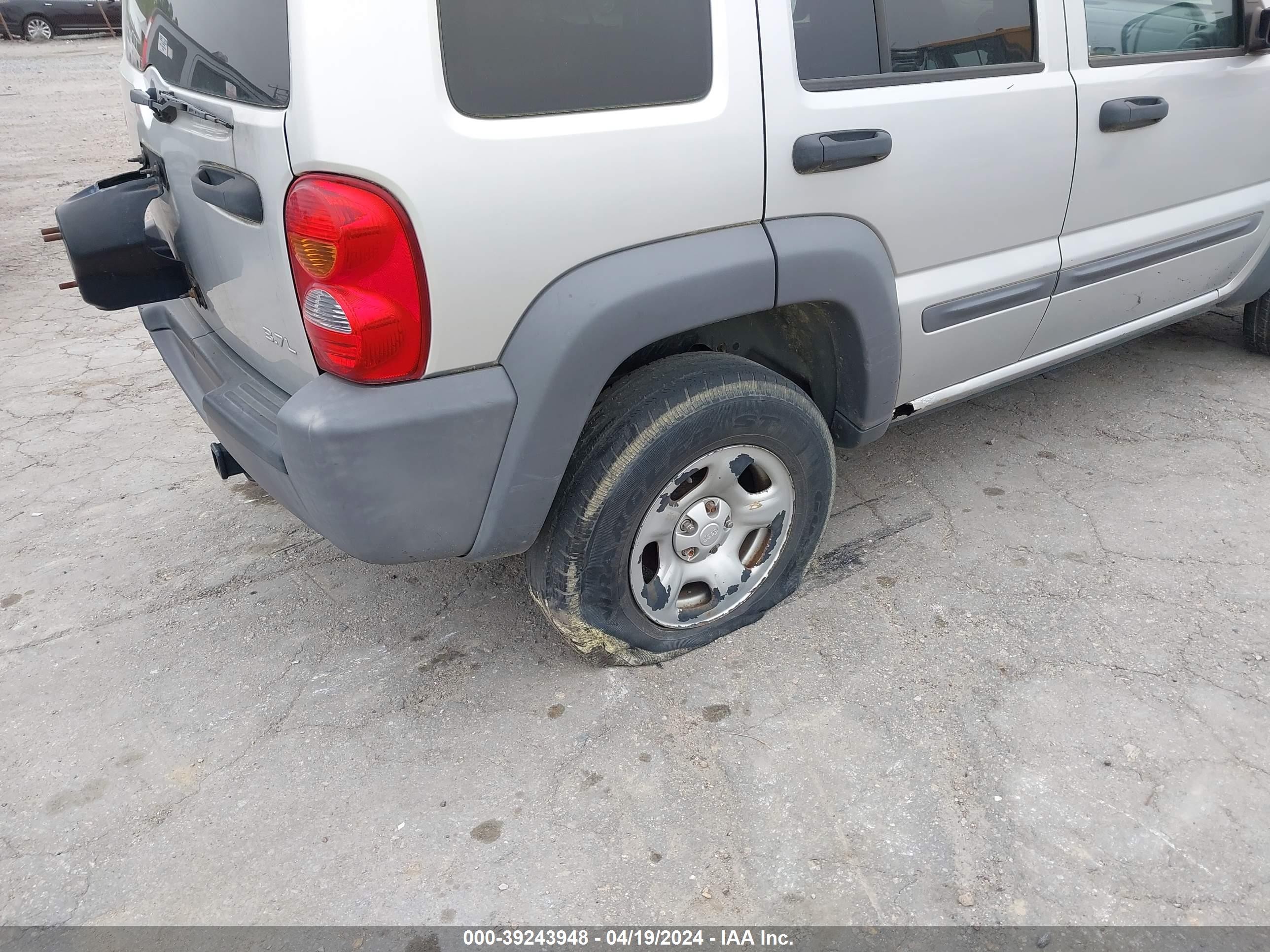 Photo 5 VIN: 1J4GL48K83W718877 - JEEP LIBERTY (NORTH AMERICA) 