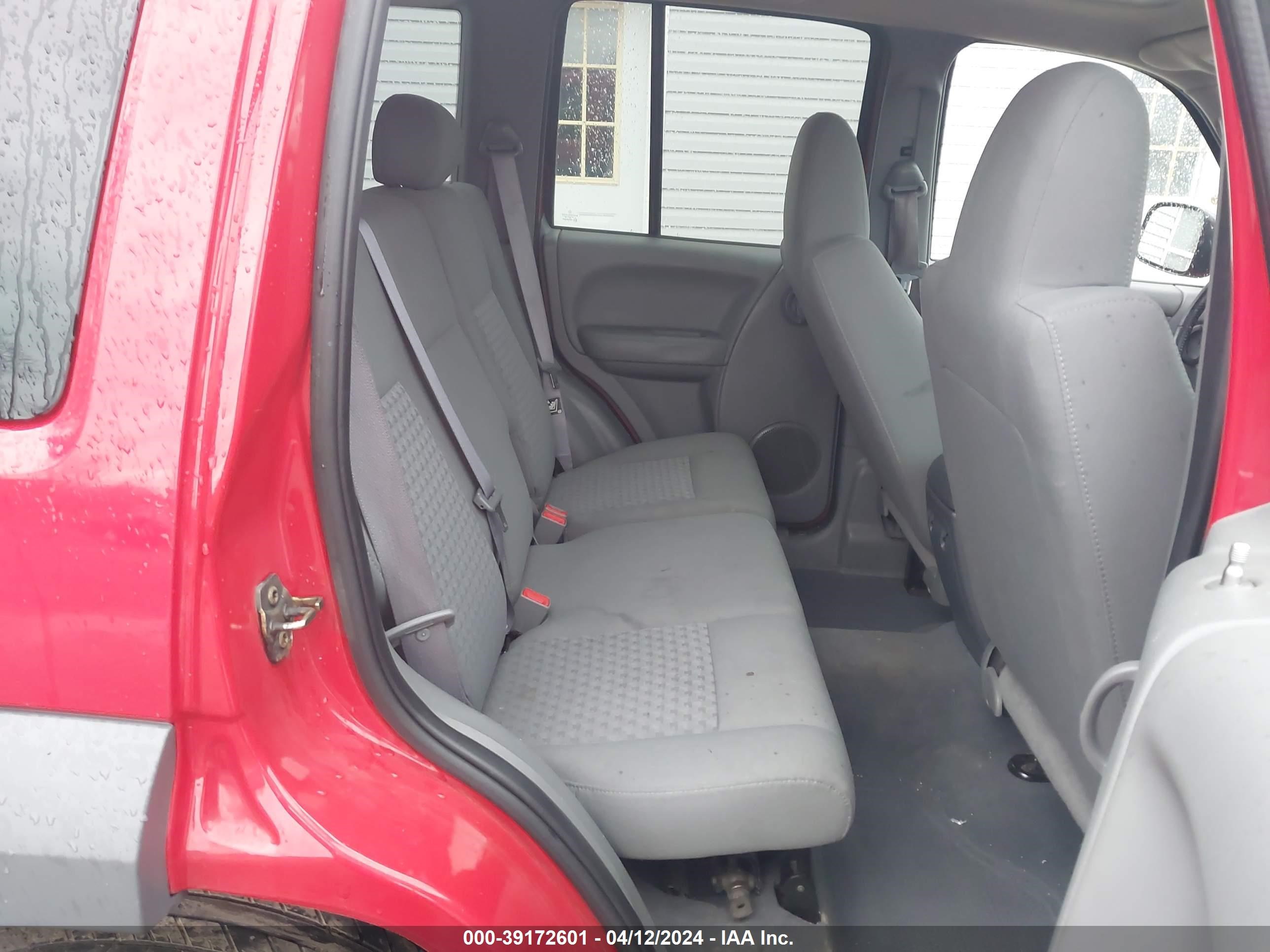 Photo 7 VIN: 1J4GL48K85W556154 - JEEP LIBERTY (NORTH AMERICA) 