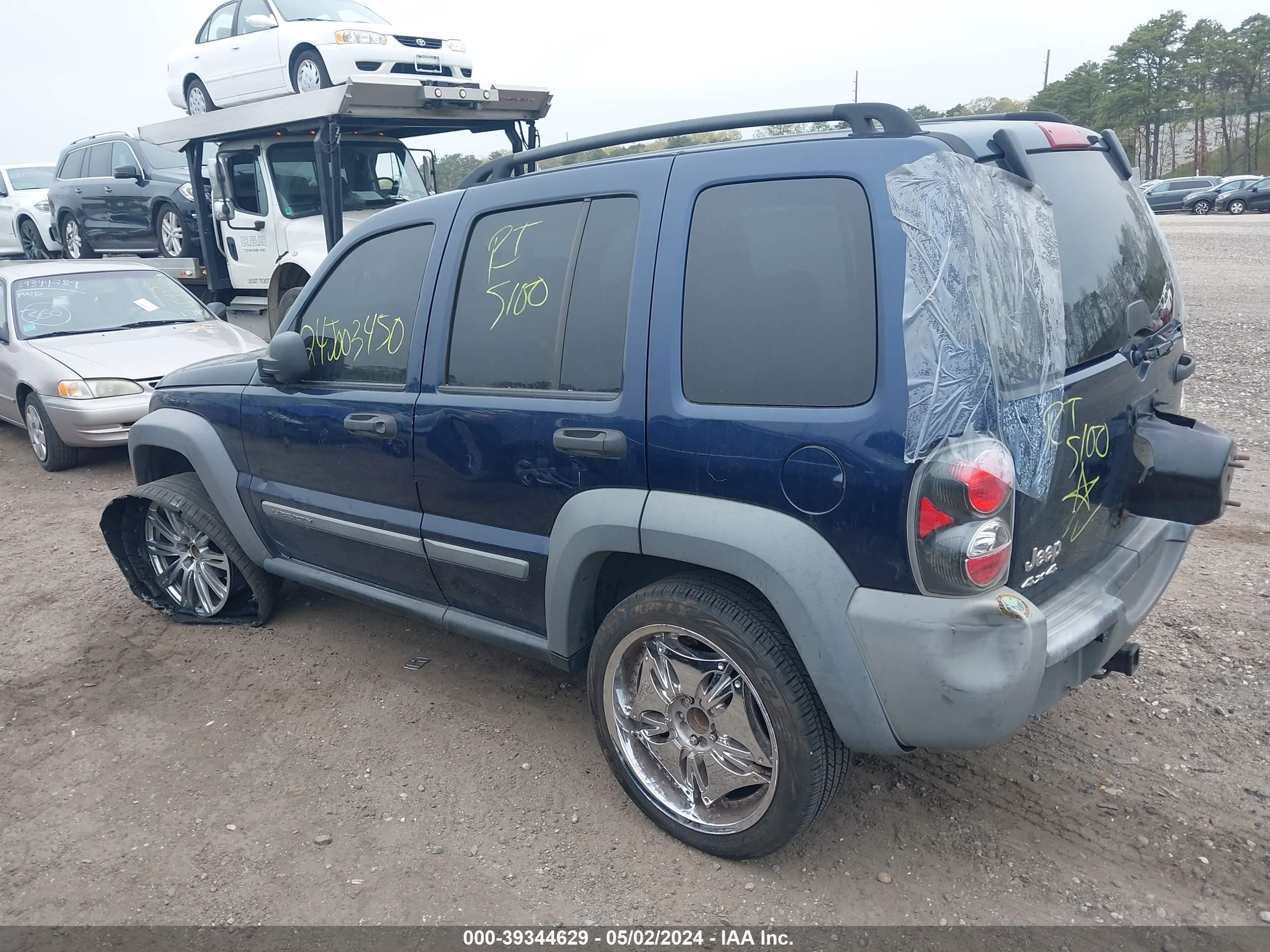 Photo 2 VIN: 1J4GL48K85W721345 - JEEP LIBERTY (NORTH AMERICA) 