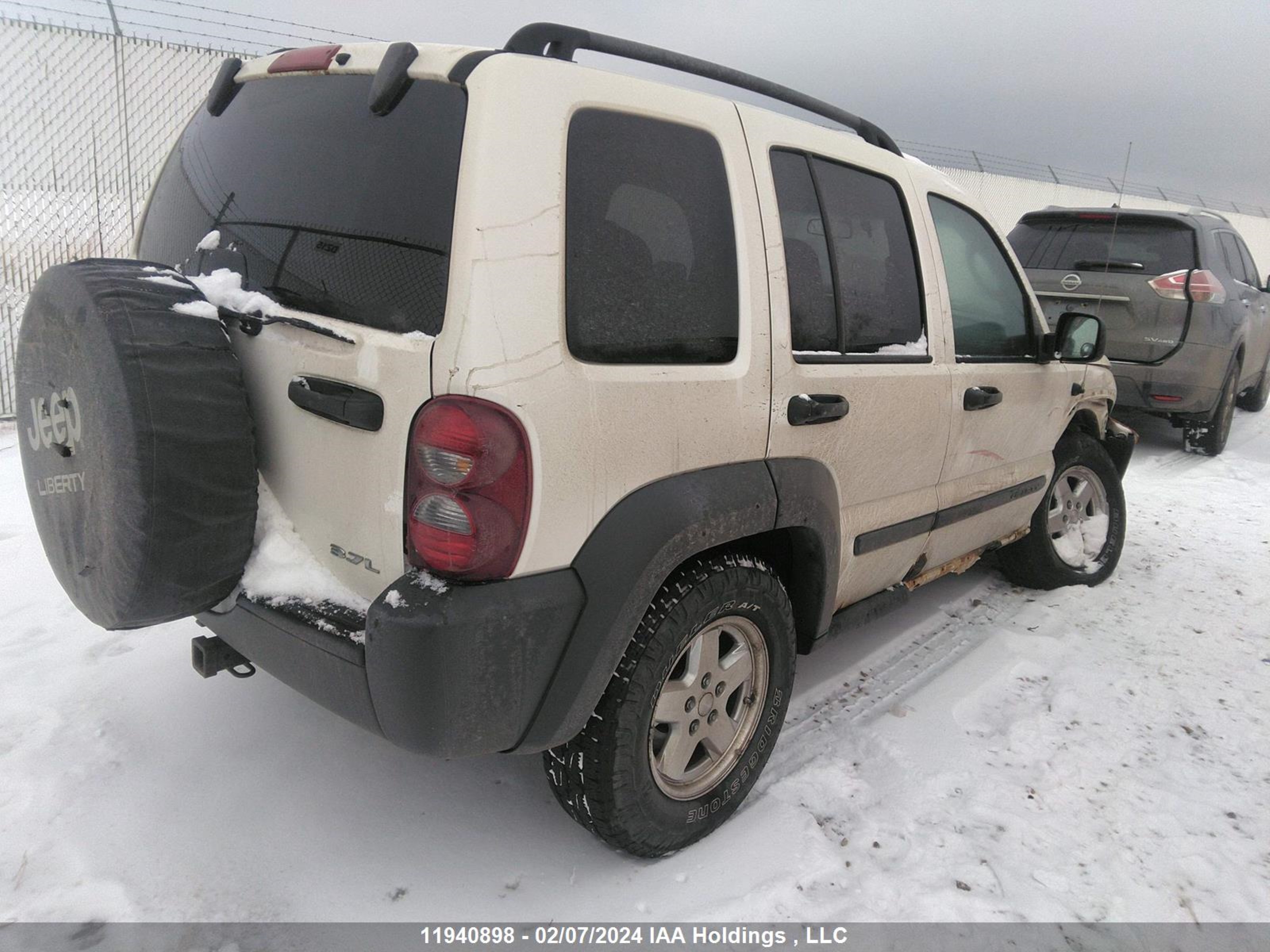 Photo 3 VIN: 1J4GL48K86W186213 - JEEP LIBERTY (NORTH AMERICA) 