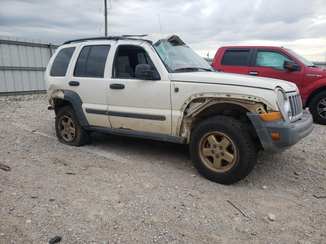 Photo 3 VIN: 1J4GL48K87W540085 - JEEP LIBERTY (NORTH AMERICA) 