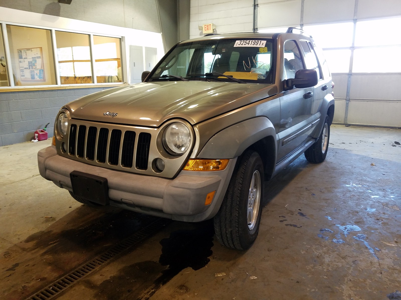 Photo 1 VIN: 1J4GL48K95W716459 - JEEP LIBERTY SP 