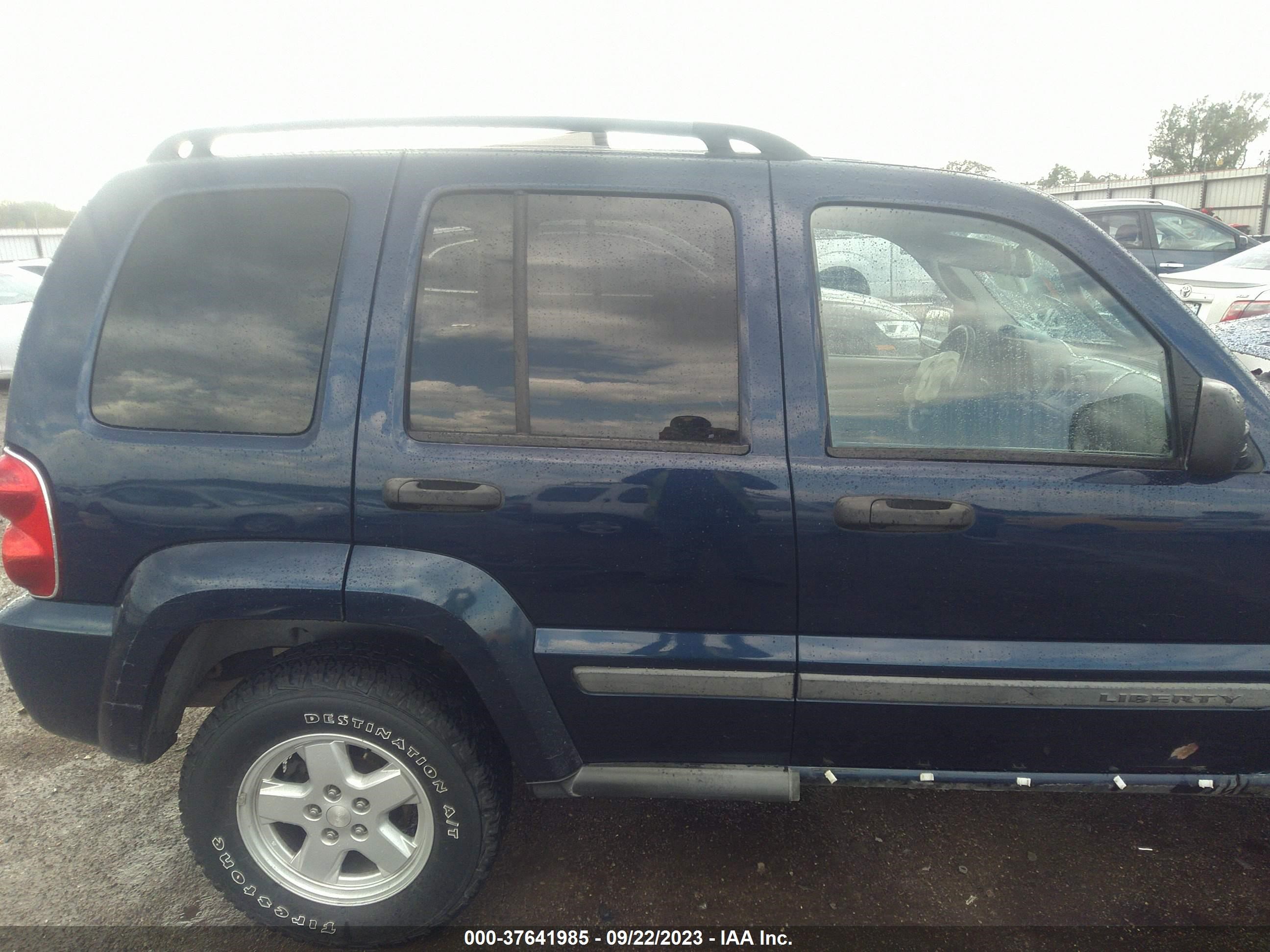 Photo 13 VIN: 1J4GL48KX7W688108 - JEEP LIBERTY (NORTH AMERICA) 