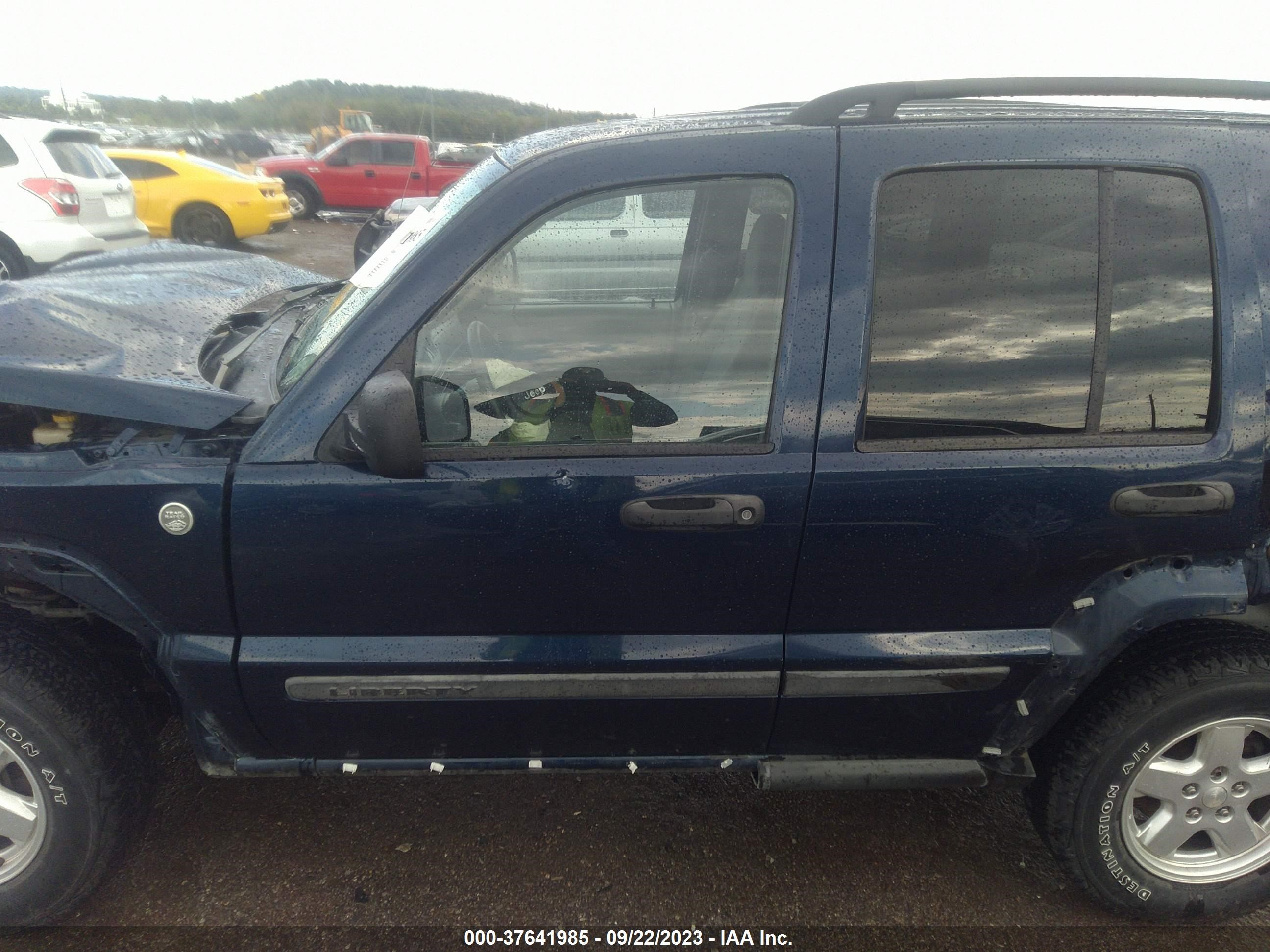 Photo 14 VIN: 1J4GL48KX7W688108 - JEEP LIBERTY (NORTH AMERICA) 