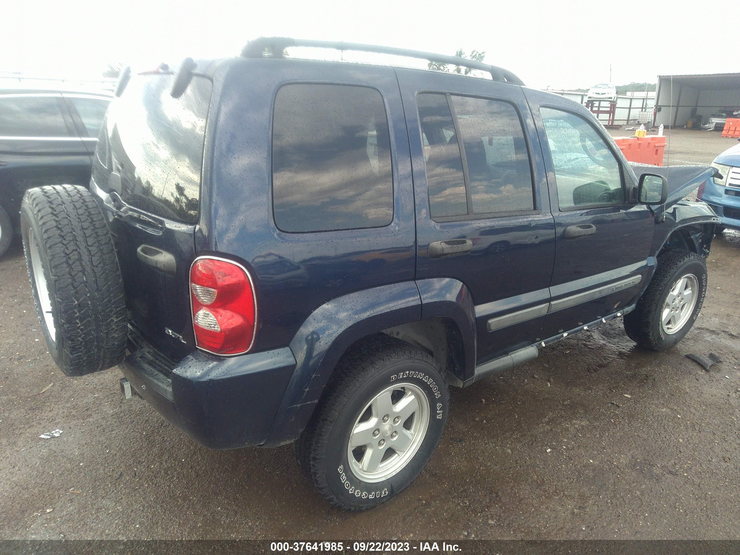 Photo 3 VIN: 1J4GL48KX7W688108 - JEEP LIBERTY (NORTH AMERICA) 