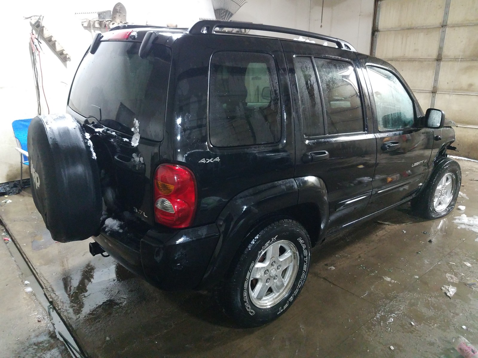 Photo 3 VIN: 1J4GL58K12W180821 - JEEP LIBERTY LI 