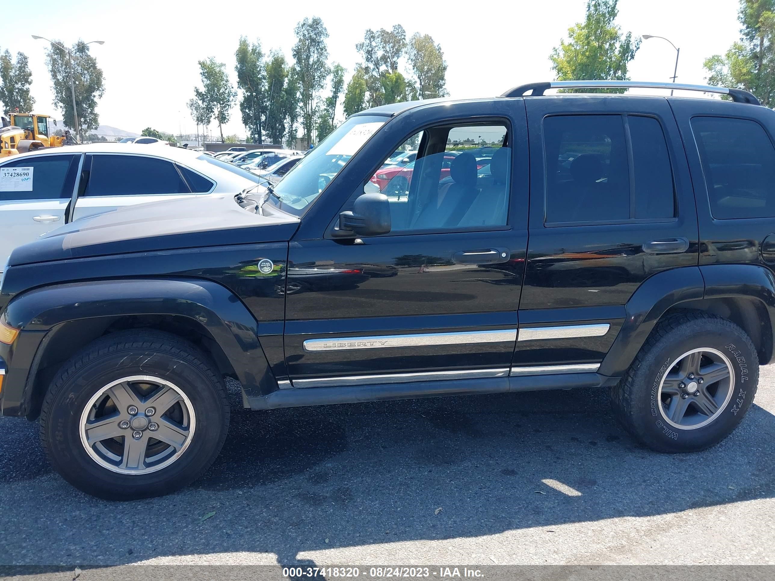 Photo 13 VIN: 1J4GL58K26W176332 - JEEP LIBERTY (NORTH AMERICA) 