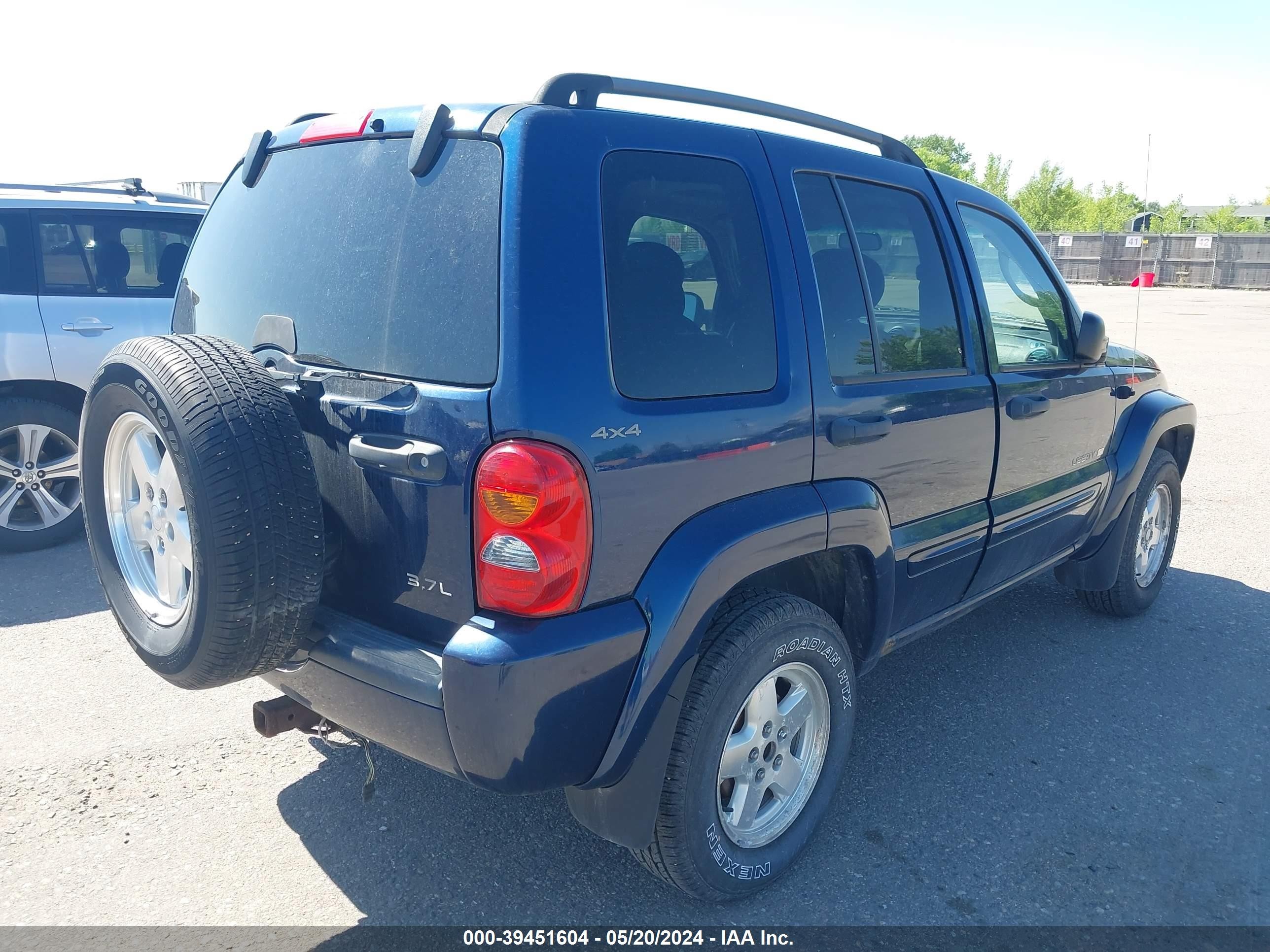 Photo 3 VIN: 1J4GL58K62W183830 - JEEP LIBERTY (NORTH AMERICA) 