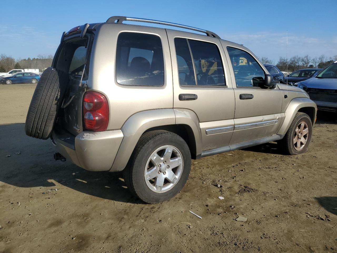 Photo 2 VIN: 1J4GL58K75W621145 - JEEP LIBERTY (NORTH AMERICA) 