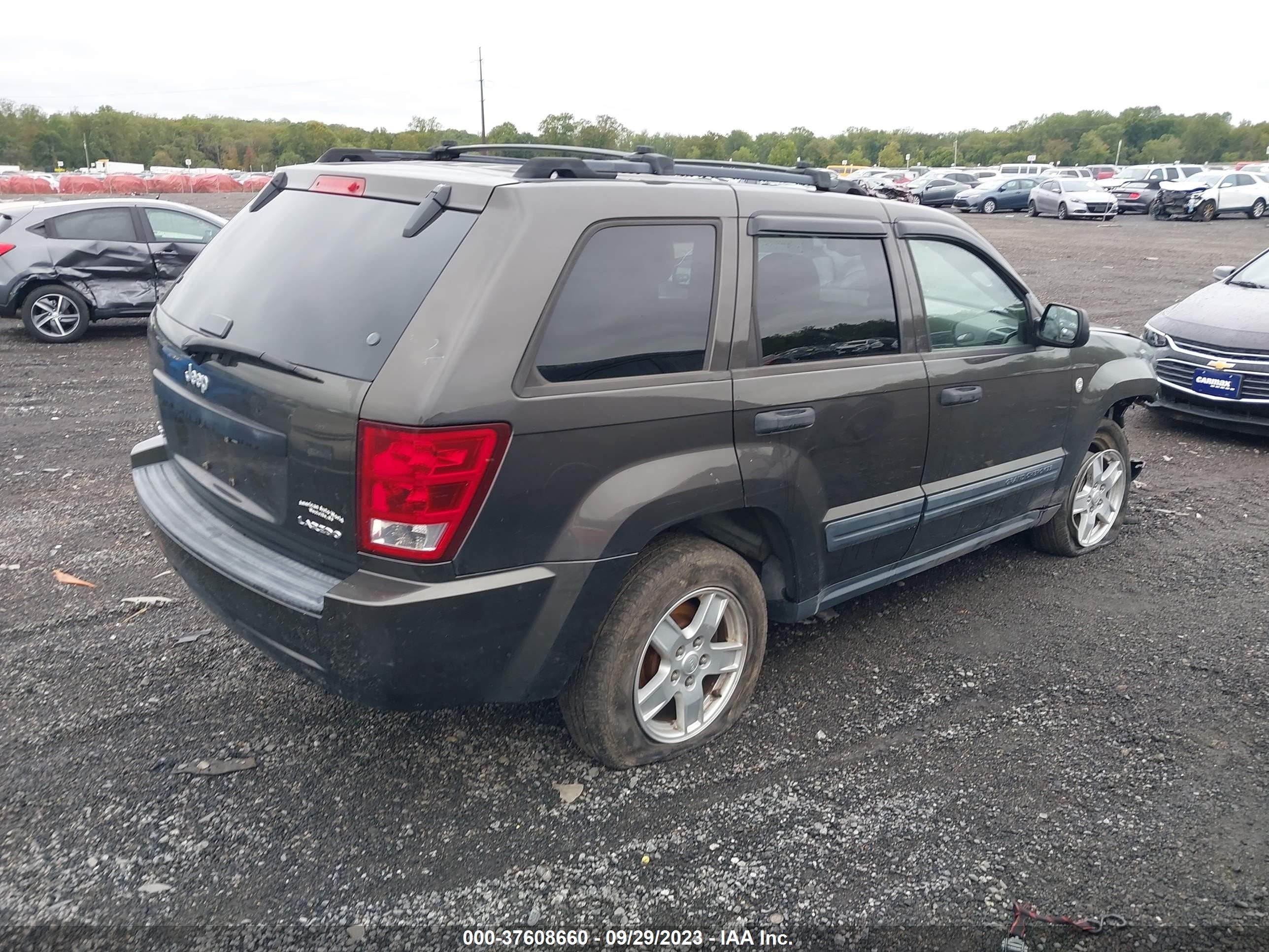 Photo 3 VIN: 1J4GR48K05C630361 - JEEP GRAND CHEROKEE 