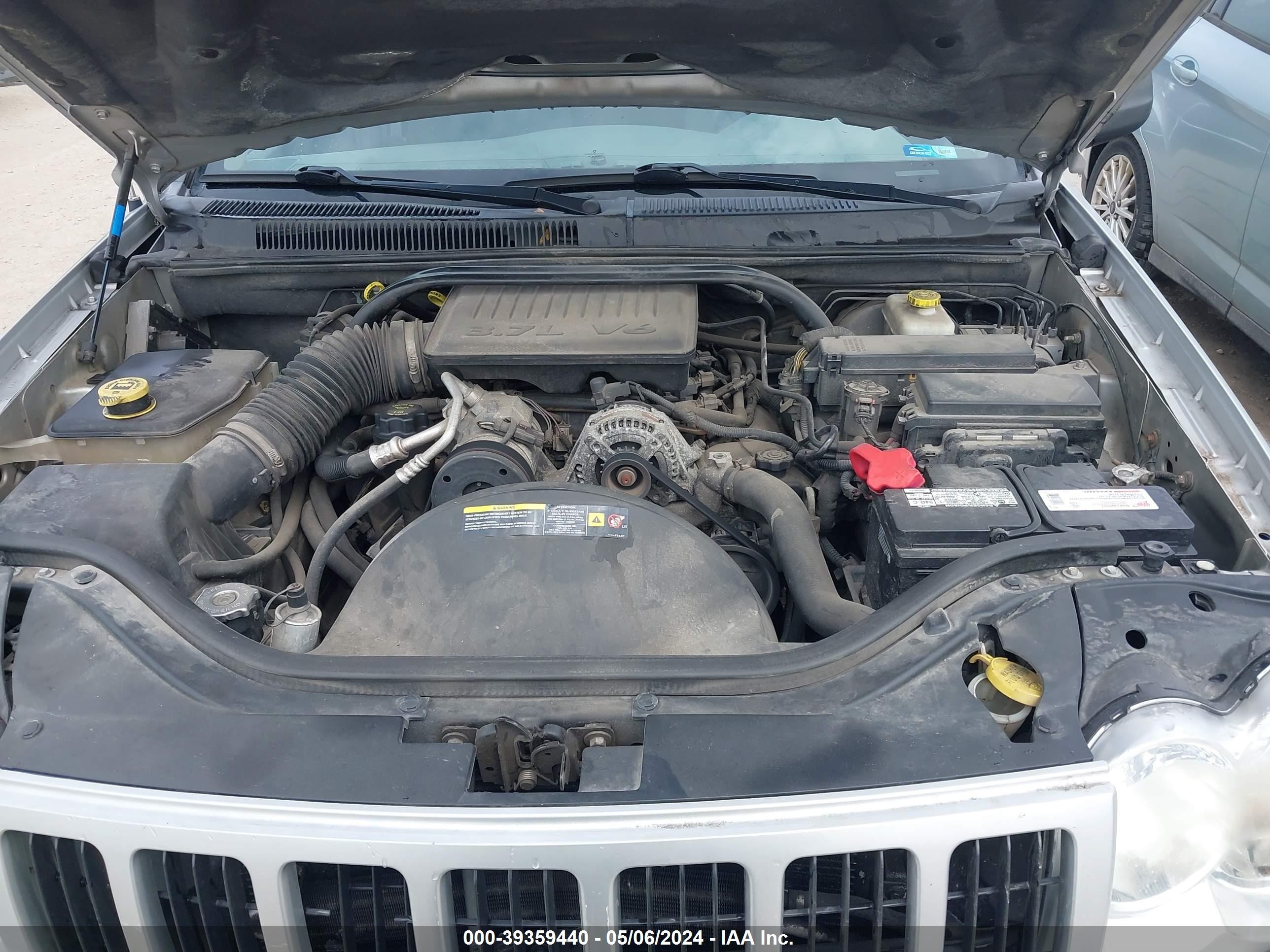 Photo 9 VIN: 1J4GR48K25C508620 - JEEP GRAND CHEROKEE 