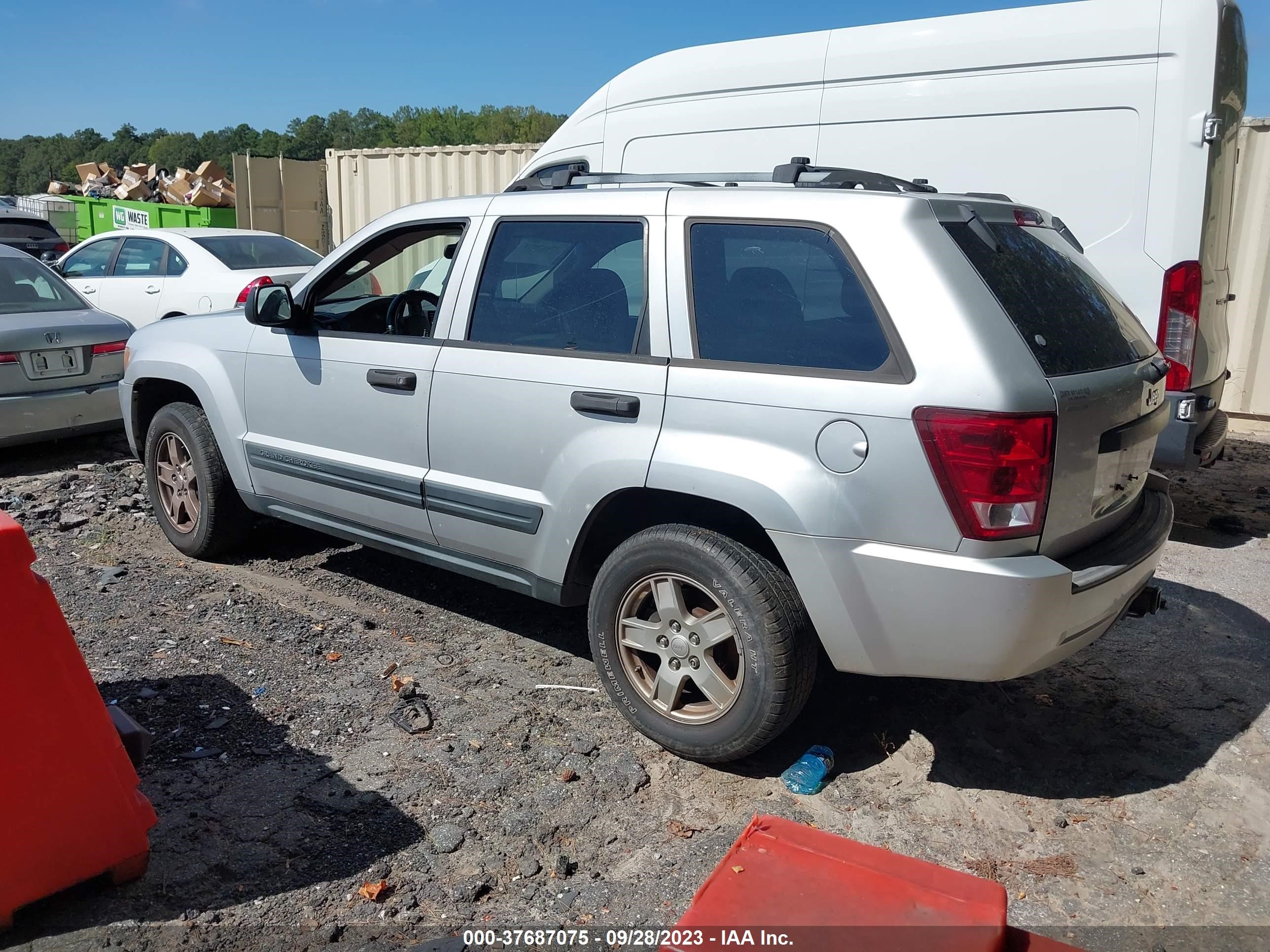 Photo 2 VIN: 1J4GS48N15C505111 - JEEP GRAND CHEROKEE 