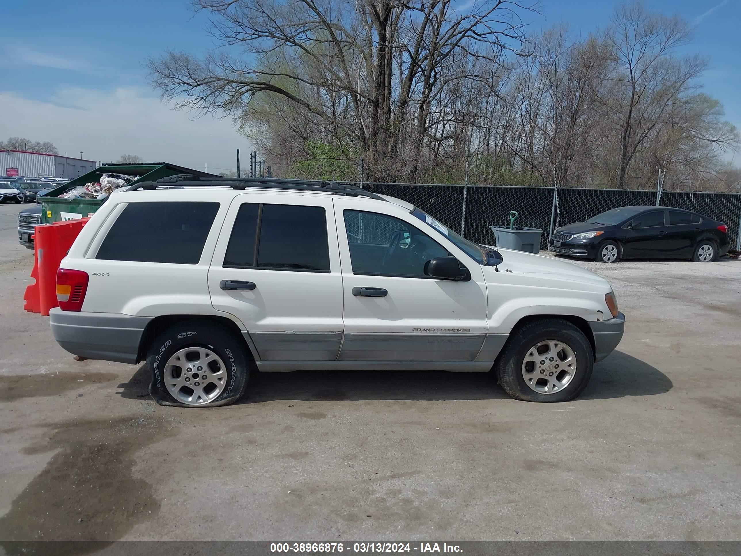 Photo 5 VIN: 1J4GW48S4YC154435 - JEEP GRAND CHEROKEE 