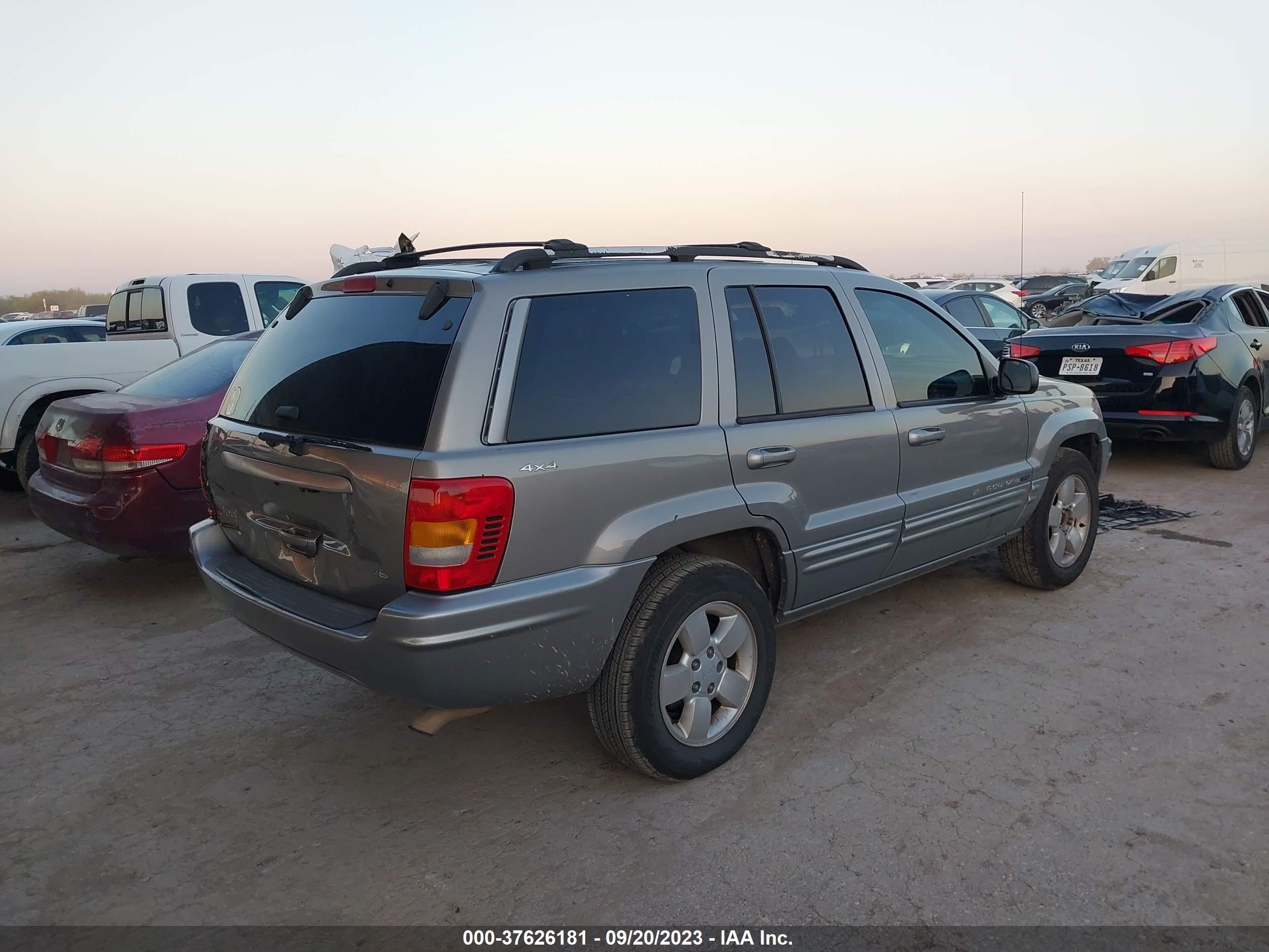 Photo 3 VIN: 1J4GW58N11C514377 - JEEP GRAND CHEROKEE 