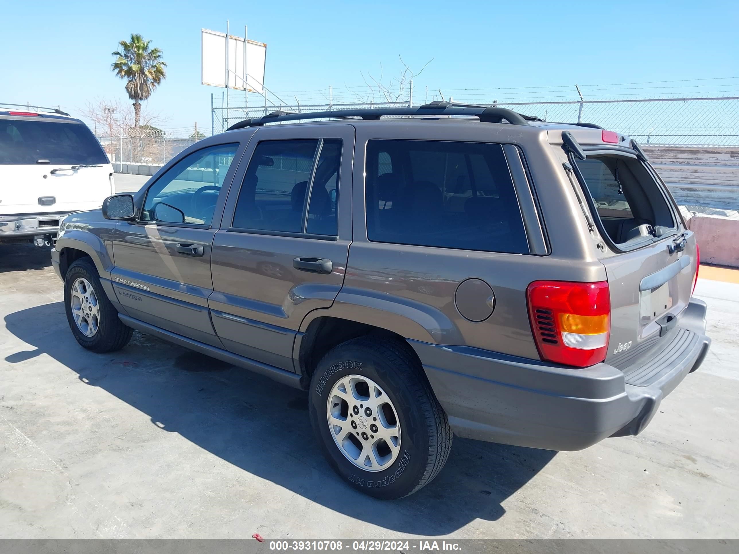 Photo 2 VIN: 1J4GX48S21C578943 - JEEP GRAND CHEROKEE 