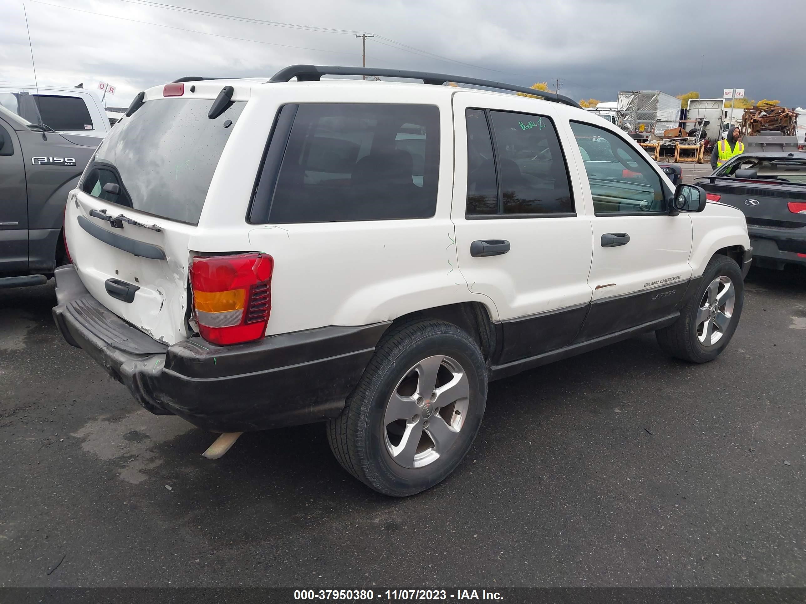 Photo 3 VIN: 1J4GX48S34C112636 - JEEP GRAND CHEROKEE 