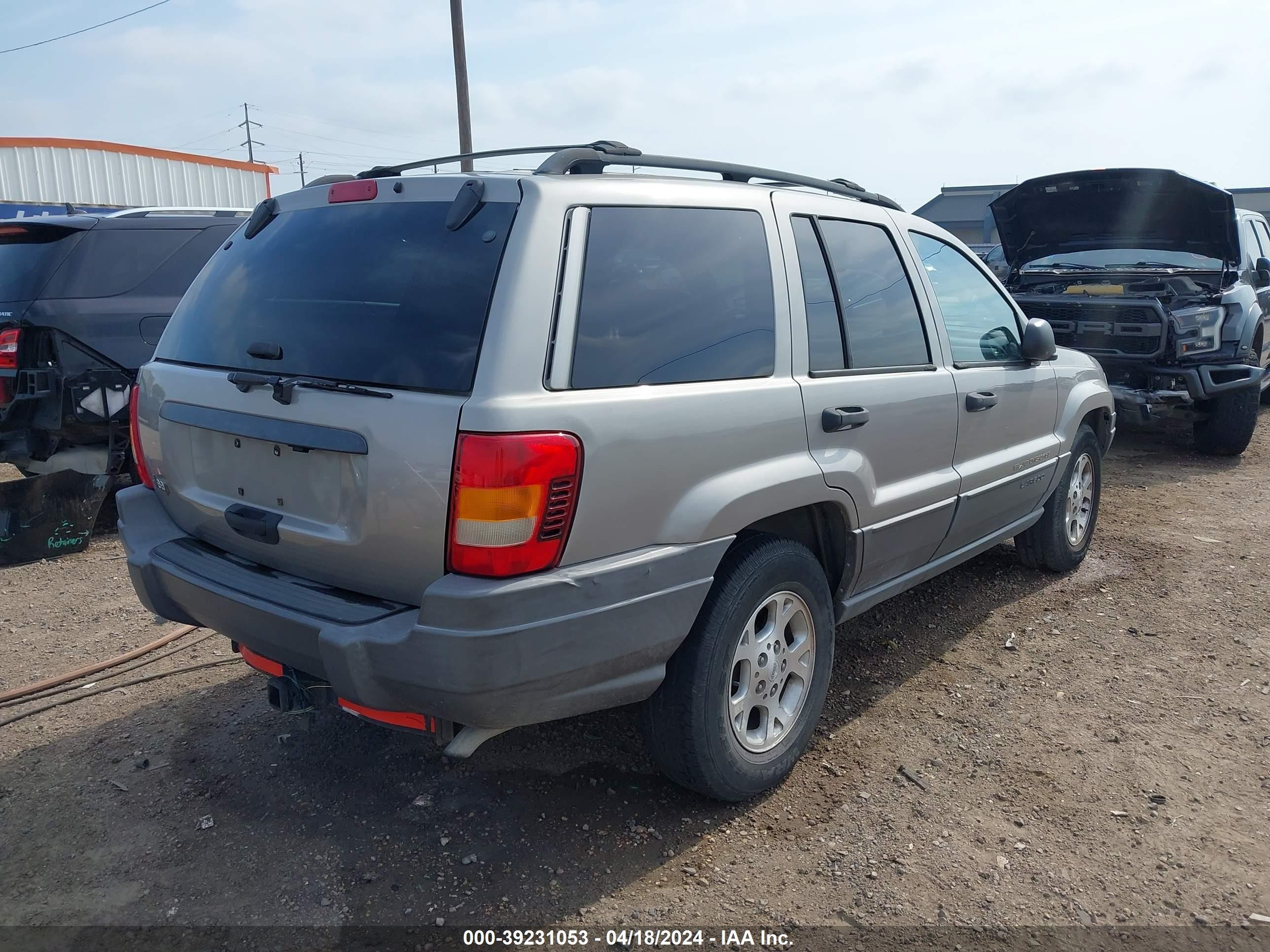 Photo 3 VIN: 1J4GX48S61C507051 - JEEP GRAND CHEROKEE 