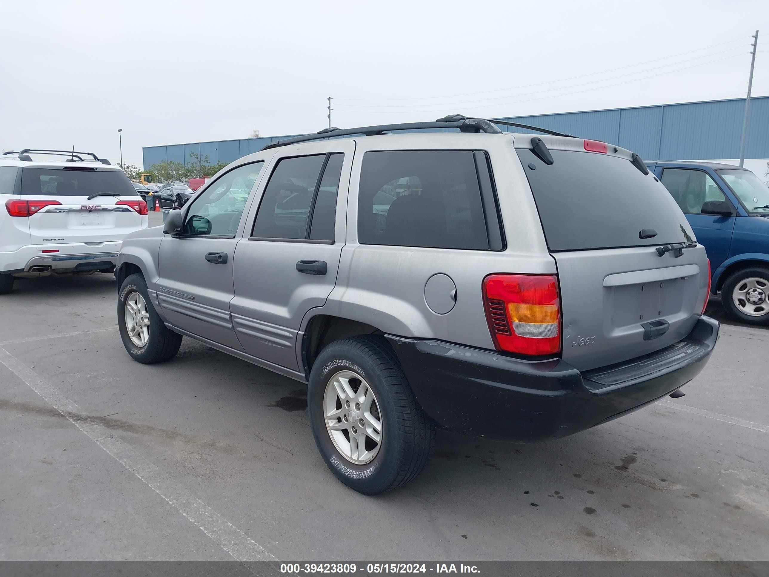 Photo 2 VIN: 1J4GX48S84C197327 - JEEP GRAND CHEROKEE 