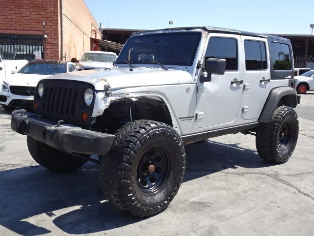 Photo 1 VIN: 1J4HA3H10BL583261 - JEEP WRANGLER U 