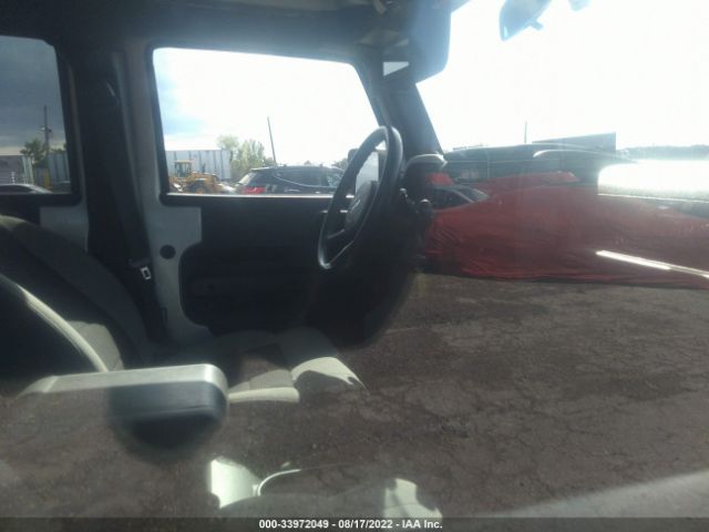 Photo 4 VIN: 1J4HA3H11AL109740 - JEEP WRANGLER UNLIMITED 