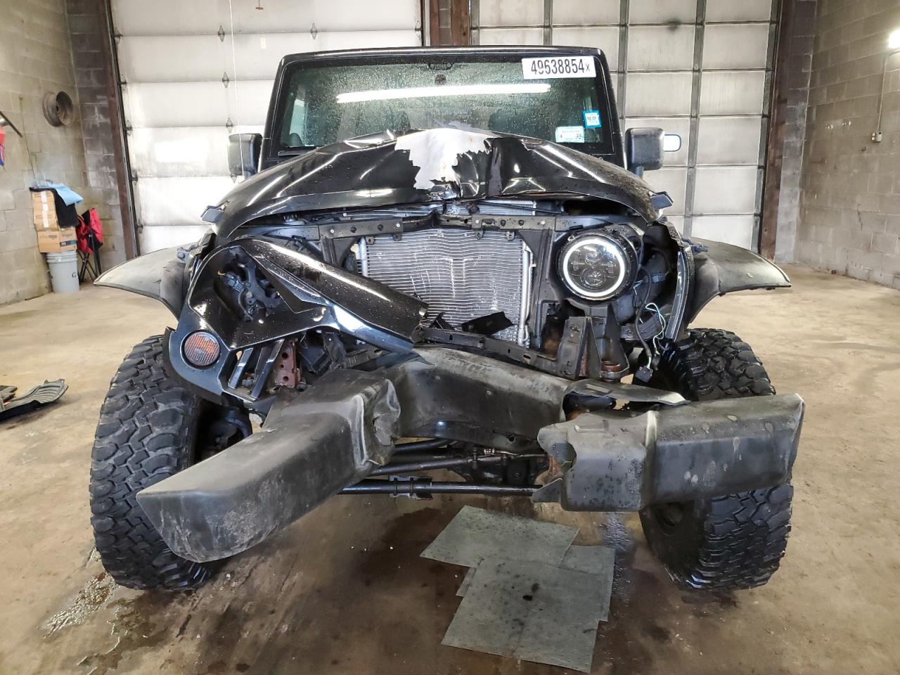 Photo 4 VIN: 1J4HA3H12BL602330 - JEEP WRANGLER 