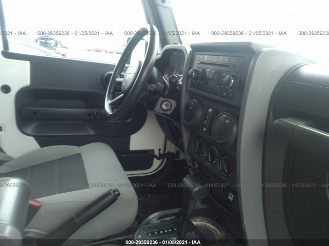 Photo 4 VIN: 1J4HA3H14AL163730 - JEEP WRANGLER UNLIMITED 