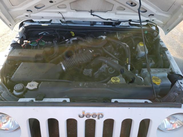 Photo 6 VIN: 1J4HA3H14BL590102 - JEEP WRANGLER U 