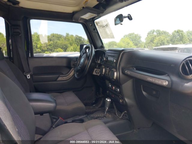 Photo 4 VIN: 1J4HA3H18BL539377 - JEEP WRANGLER 