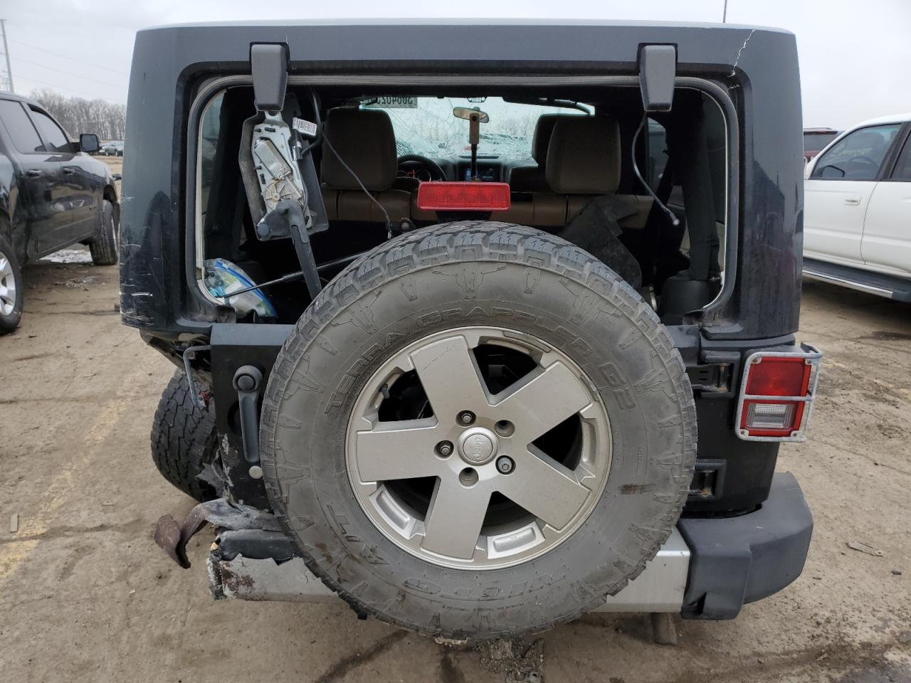 Photo 5 VIN: 1J4HA5H11BL515580 - JEEP WRANGLER 