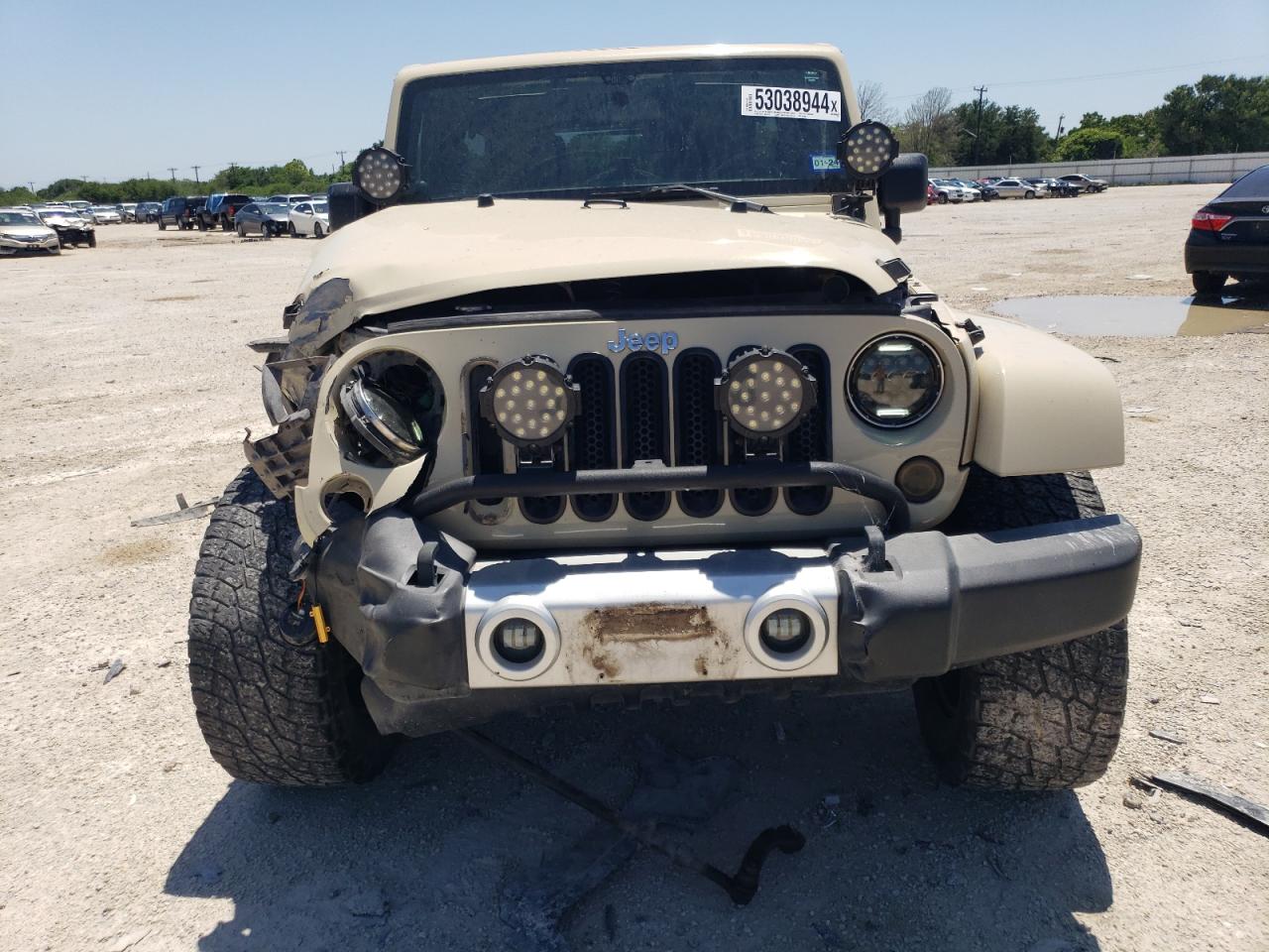 Photo 4 VIN: 1J4HA5H16BL516563 - JEEP WRANGLER 