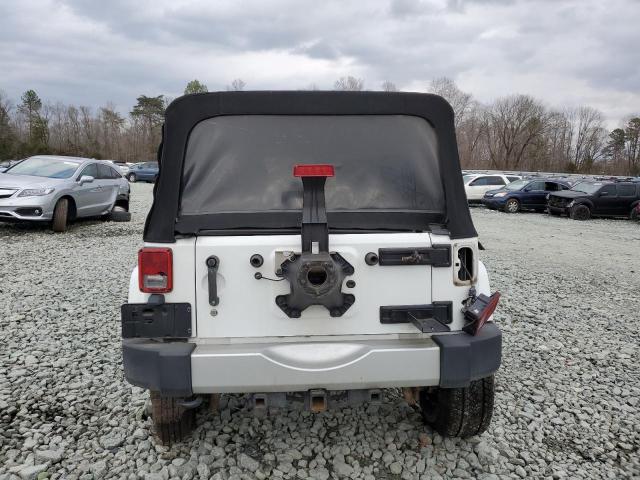 Photo 5 VIN: 1J4HA5H18BL633416 - JEEP WRANGLER U 