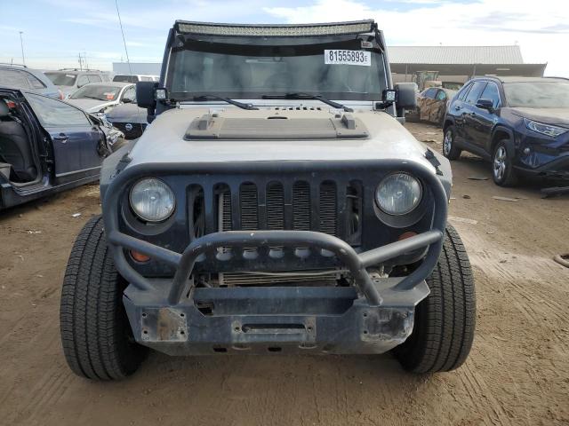 Photo 4 VIN: 1J4HA5H1XBL632736 - JEEP WRANGLER 