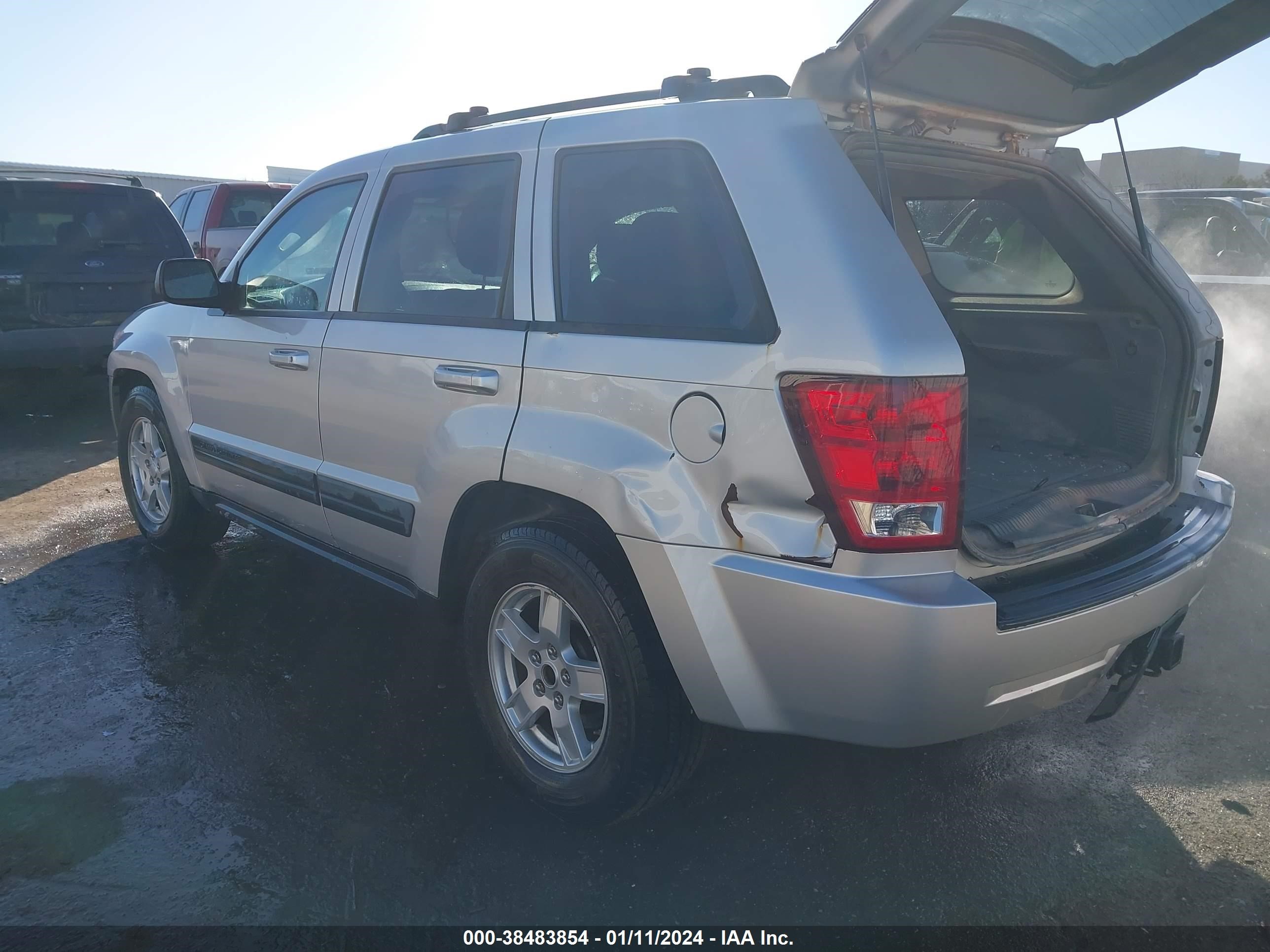 Photo 2 VIN: 1J4HR48N16C306402 - JEEP GRAND CHEROKEE 