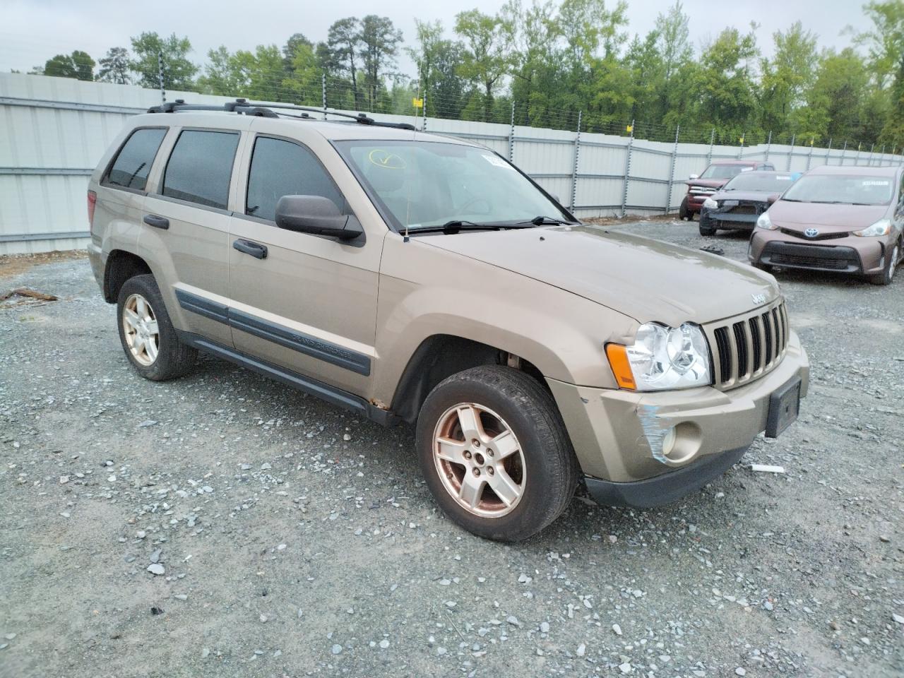 Photo 3 VIN: 1J4HR48N55C602442 - JEEP GRAND CHEROKEE 