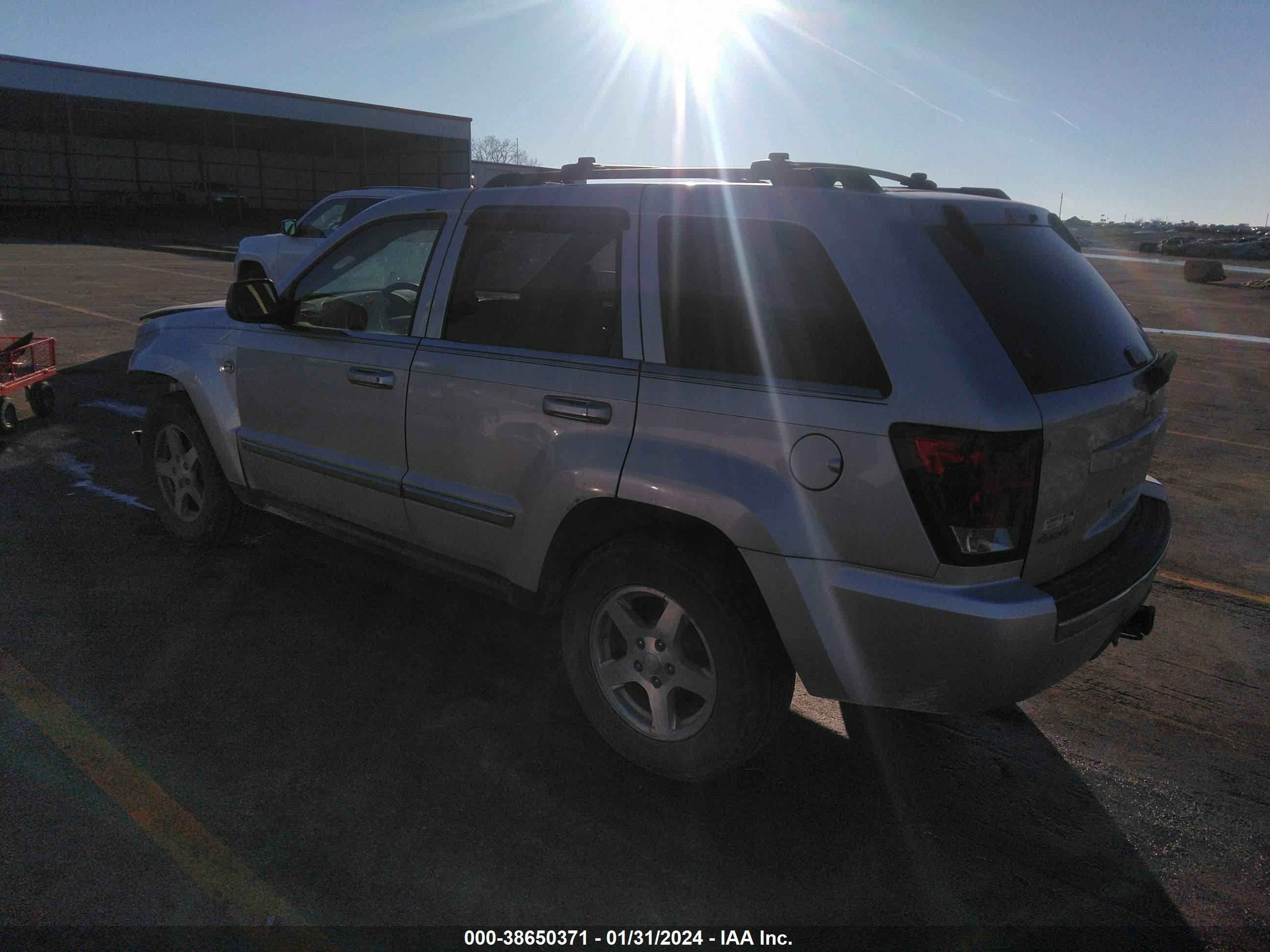 Photo 2 VIN: 1J4HR58N25C667724 - JEEP GRAND CHEROKEE 