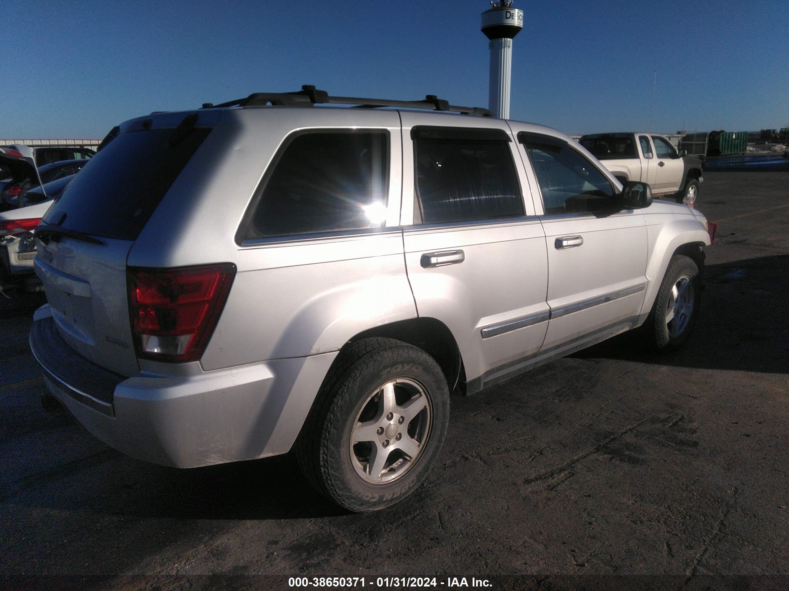 Photo 3 VIN: 1J4HR58N25C667724 - JEEP GRAND CHEROKEE 