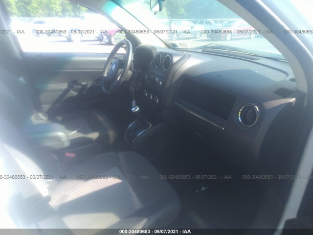 Photo 4 VIN: 1J4NF1FB0BD244577 - JEEP COMPASS 