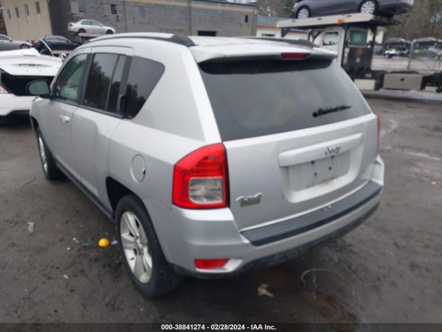 Photo 2 VIN: 1J4NF1FB0BD248306 - JEEP COMPASS 