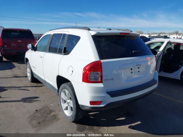 Photo 2 VIN: 1J4NF1FB0BD257832 - JEEP COMPASS 