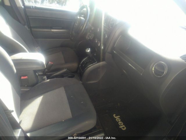 Photo 4 VIN: 1J4NF1FB1BD207151 - JEEP COMPASS 