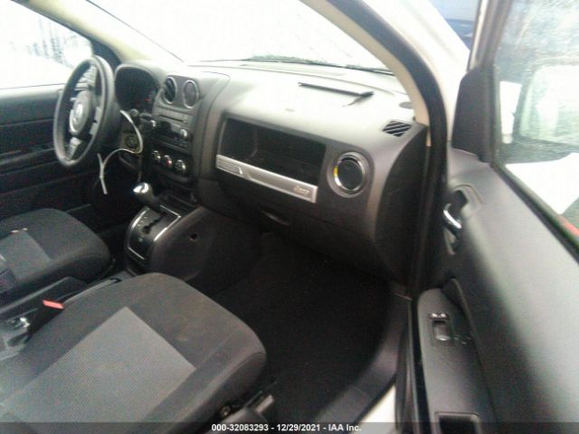 Photo 4 VIN: 1J4NF1FB1BD234799 - JEEP COMPASS 