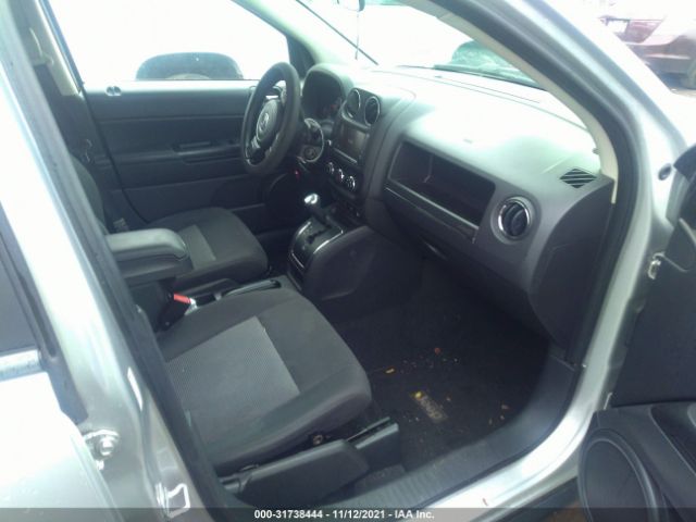 Photo 4 VIN: 1J4NF1FB1BD266362 - JEEP COMPASS 