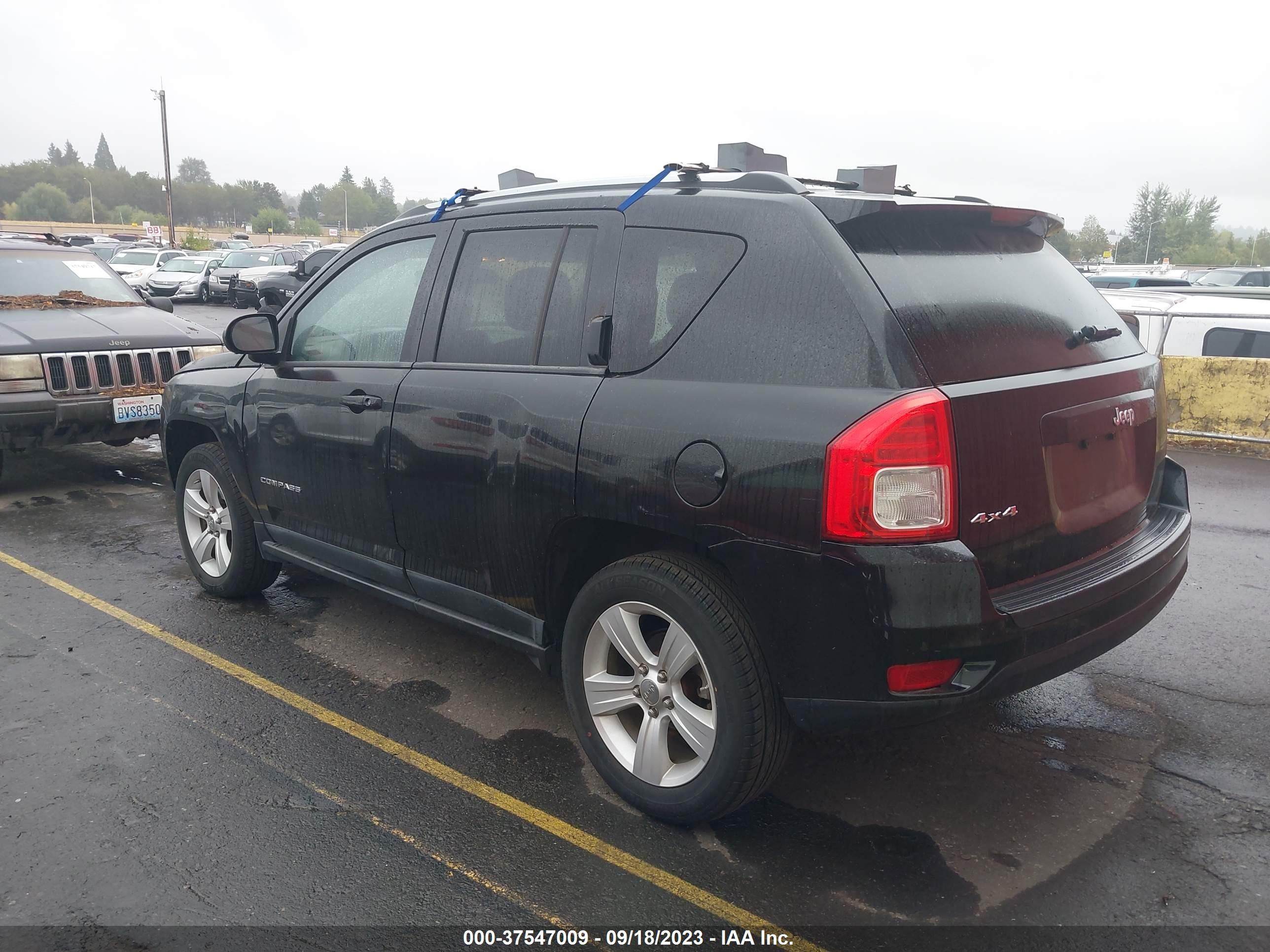 Photo 2 VIN: 1J4NF1FB2BD193938 - JEEP COMPASS 