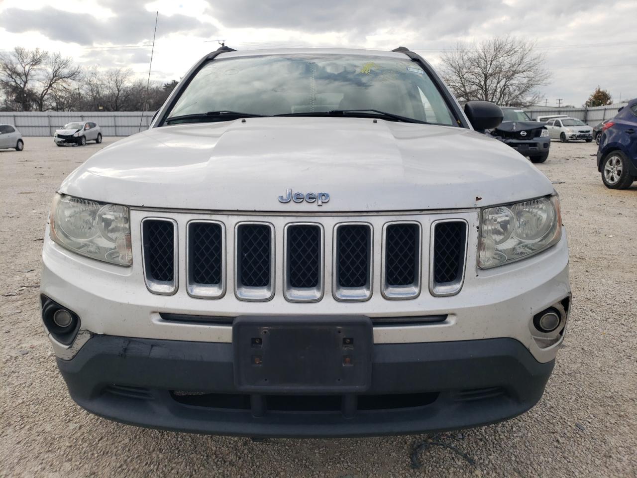 Photo 4 VIN: 1J4NF1FB2BD218918 - JEEP COMPASS 