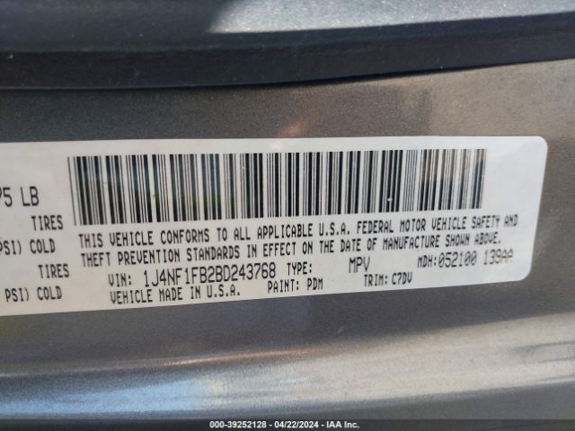 Photo 8 VIN: 1J4NF1FB2BD243768 - JEEP COMPASS 