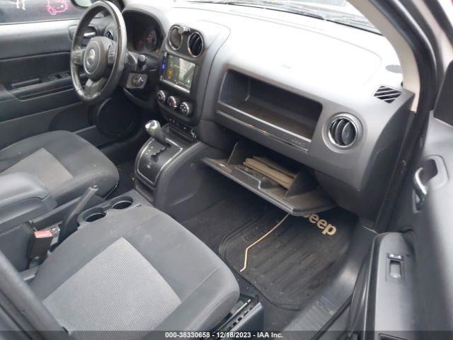 Photo 4 VIN: 1J4NF1FB2BD266418 - JEEP COMPASS 