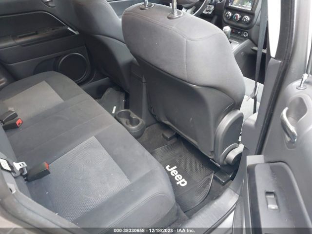 Photo 7 VIN: 1J4NF1FB2BD266418 - JEEP COMPASS 