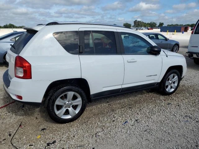 Photo 2 VIN: 1J4NF1FB3BD158678 - JEEP COMPASS SP 